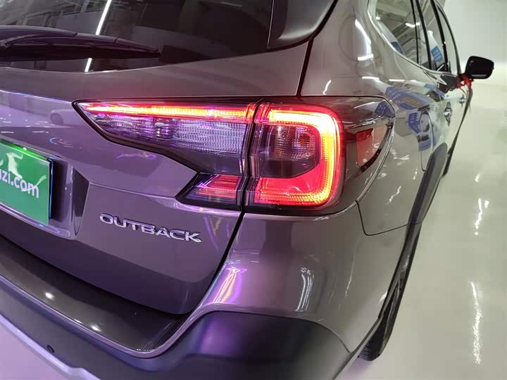 Фото 8 - Subaru Outback