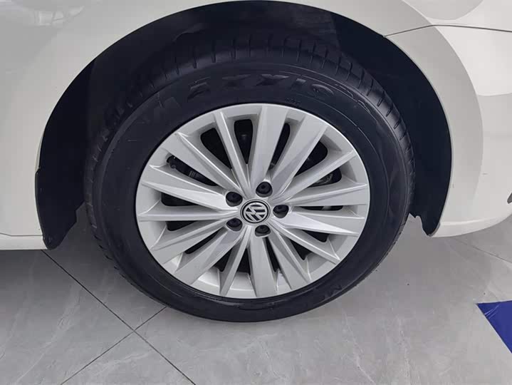 Фото 6 - Volkswagen Lavida