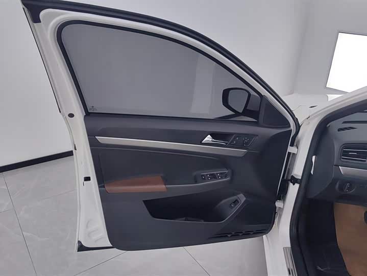 Фото 7 - Volkswagen Lavida