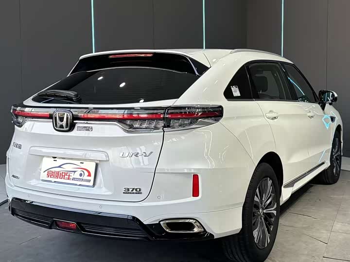 Фото 6 - Honda UR-V