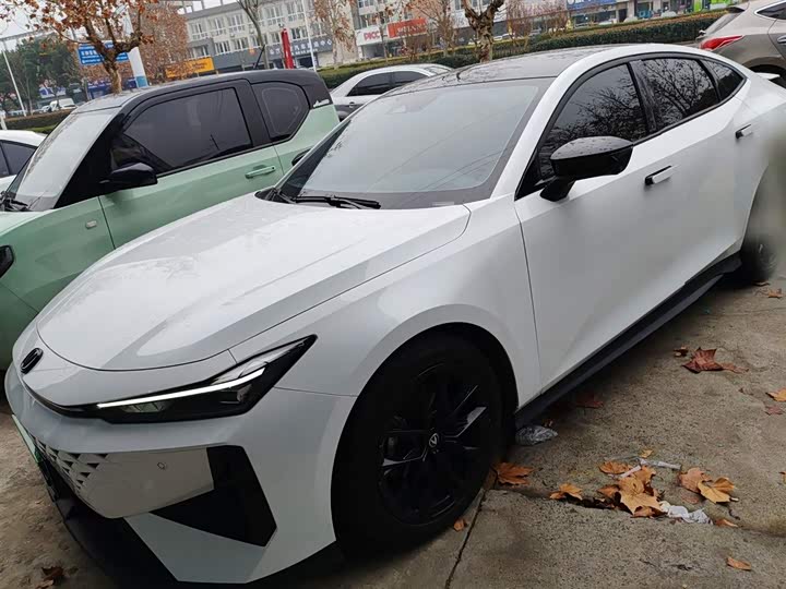 Фото 2 - Changan UNI-V