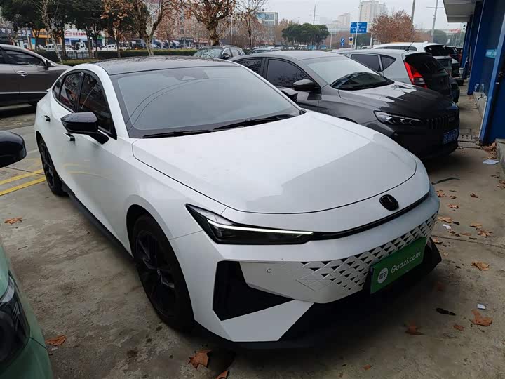 Фото 4 - Changan UNI-V