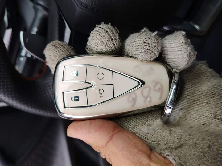 Фото 9 - Changan UNI-V