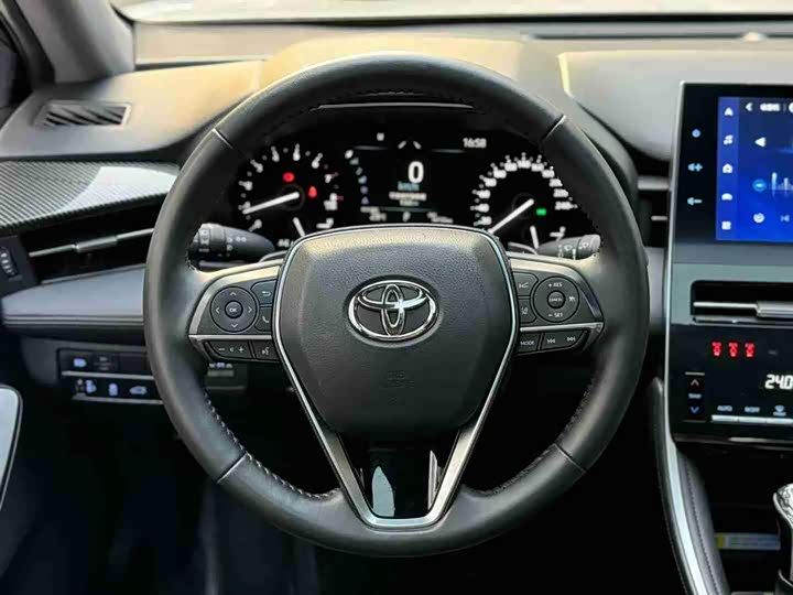 Фото 6 - Toyota Avalon