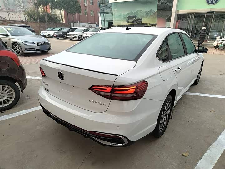 Фото 7 - Volkswagen Lavida