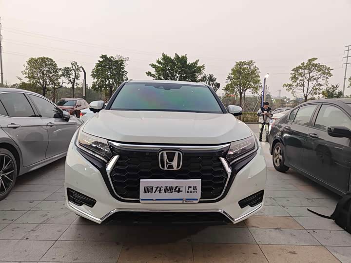 Фото 2 - Honda UR-V