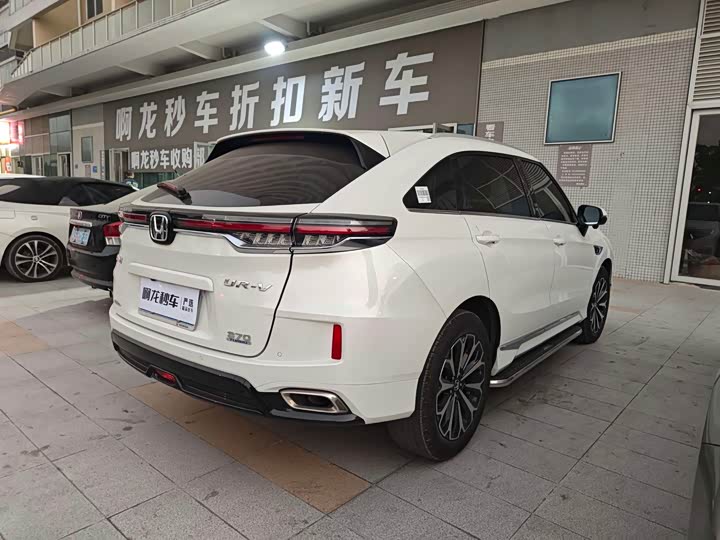 Фото 4 - Honda UR-V