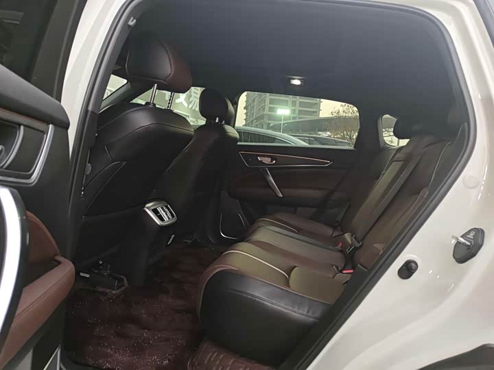 Фото 8 - Honda UR-V