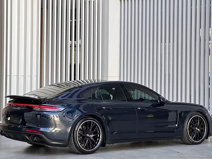 Фото 4 - Porsche Panamera