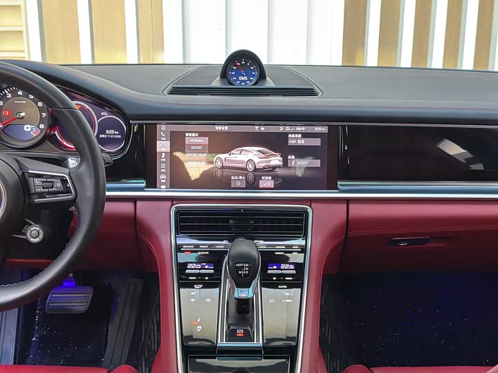 Фото 7 - Porsche Panamera