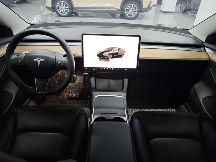 Фото 7 - Tesla Model 3