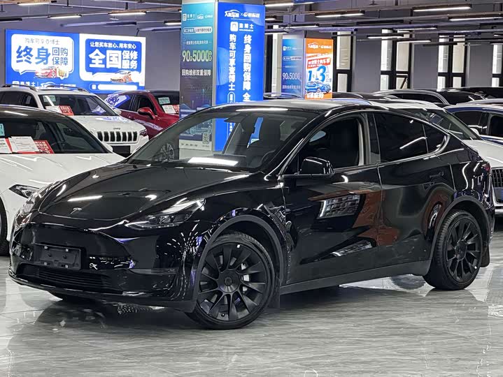 Фото 3 - Tesla Model Y