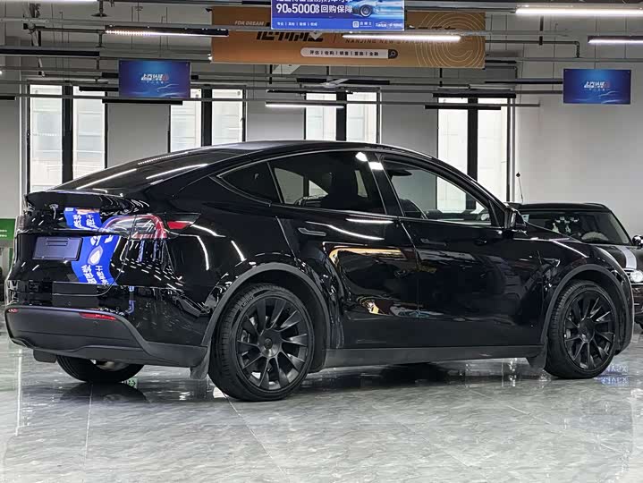 Фото 4 - Tesla Model Y