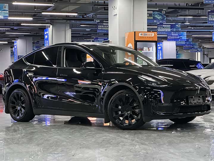 Фото 8 - Tesla Model Y