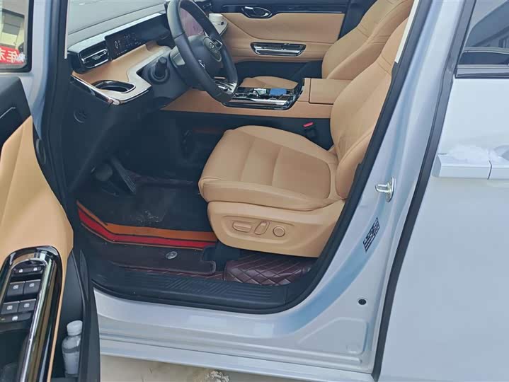 Фото 9 - GAC Trumpchi E8