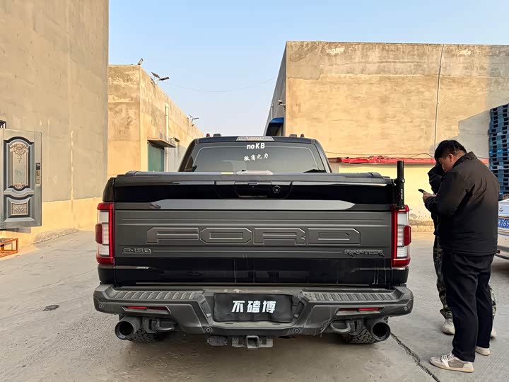 Фото 5 - Ford F-150 Raptor