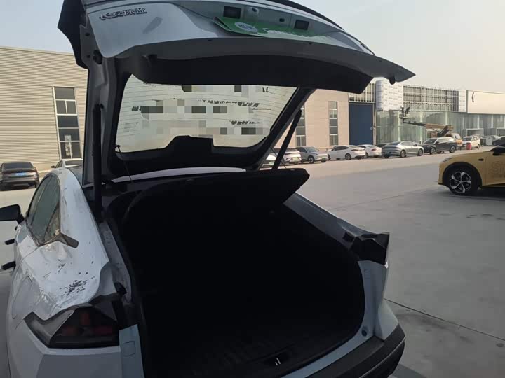 Фото 9 - Changan Deepal SL03