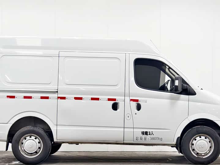 Фото 7 - Maxus V80