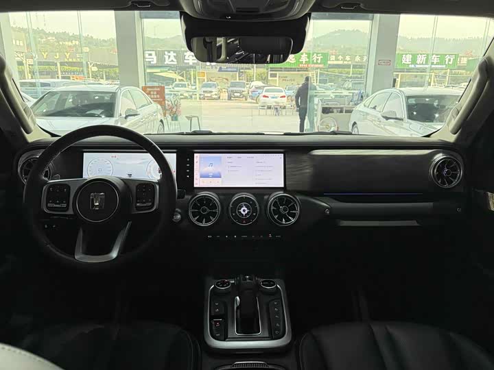 Фото 9 - Tank 300