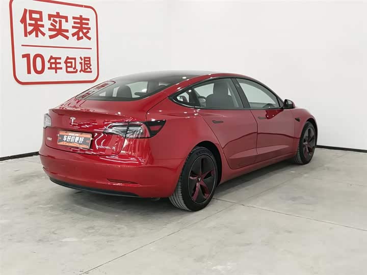 Фото 2 - Tesla Model 3