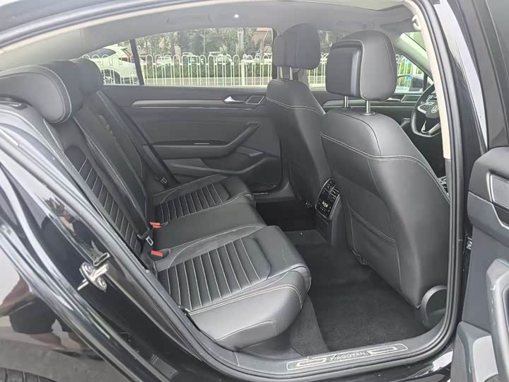 Фото 8 - Volkswagen Magotan