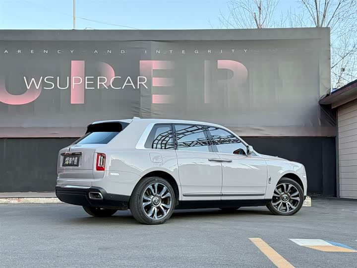 Фото 3 - Rolls-Royce Cullinan