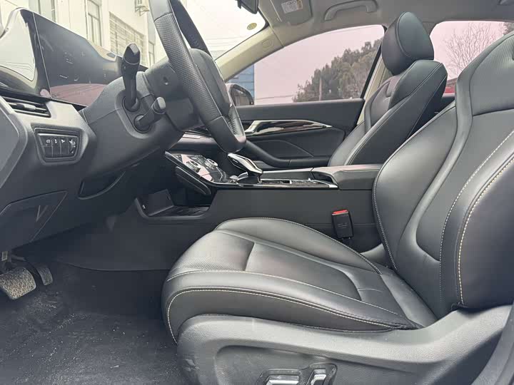 Фото 4 - Bestune B70