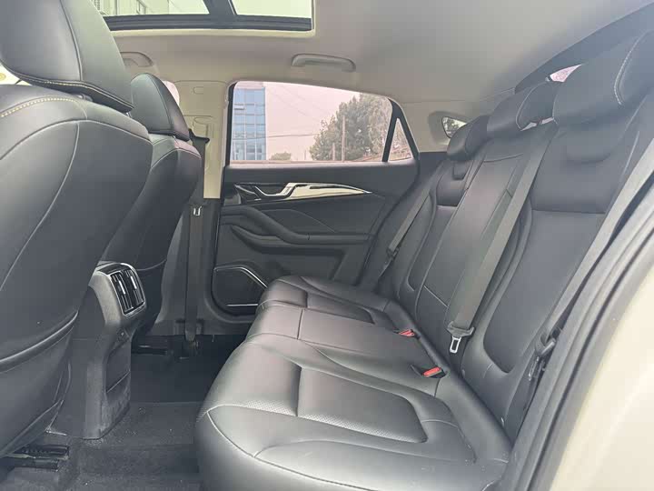 Фото 5 - Bestune B70