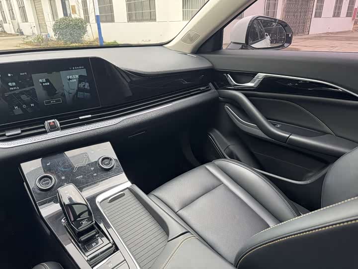 Фото 8 - Bestune B70