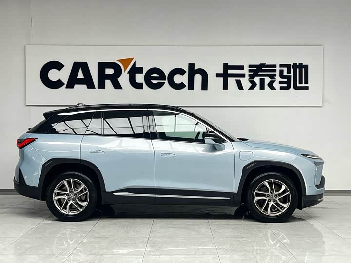 Фото 3 - Nio ES6