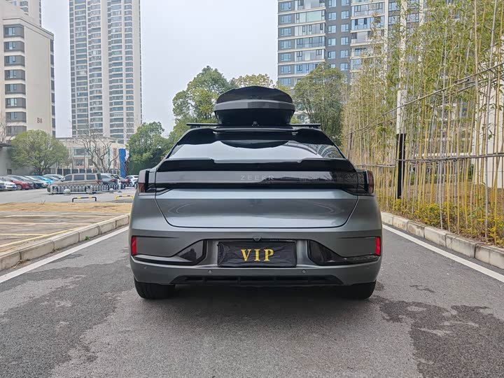 Фото 8 - Zeekr 001