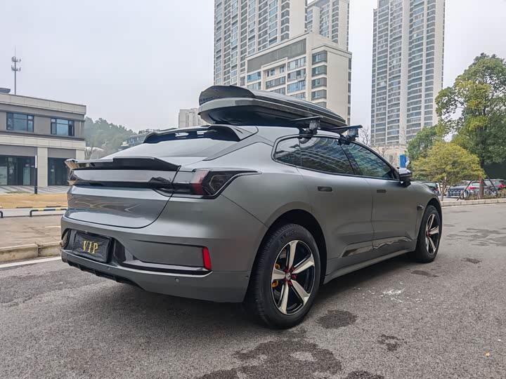 Фото 9 - Zeekr 001