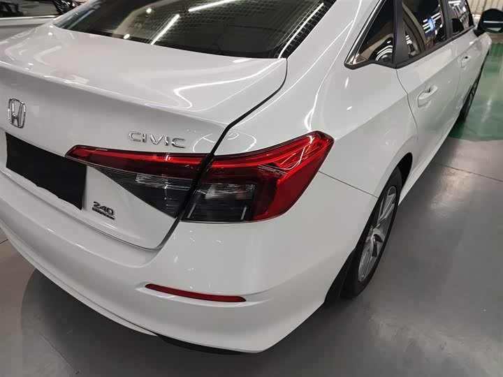 Фото 8 - Honda Civic