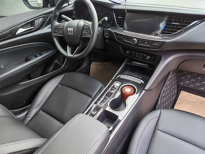 Фото 9 - Buick Regal