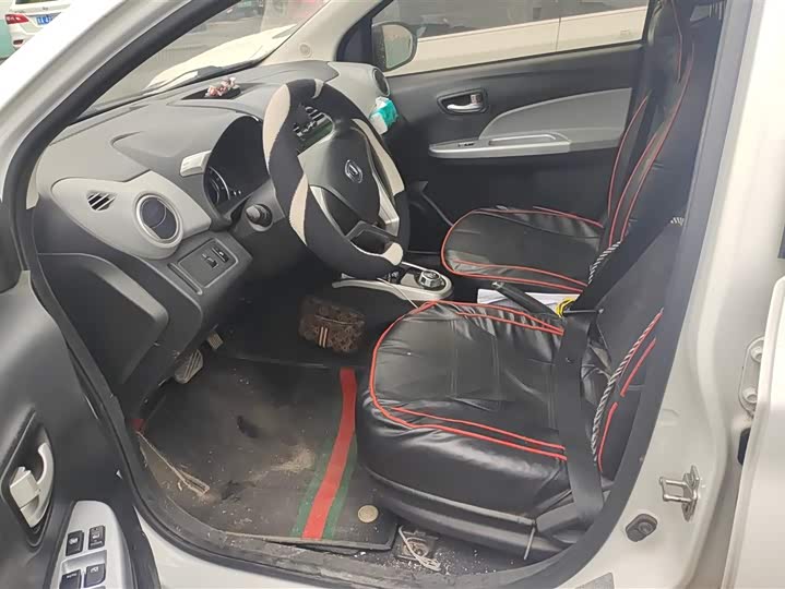 Фото 9 - Changan BenBen E-Star