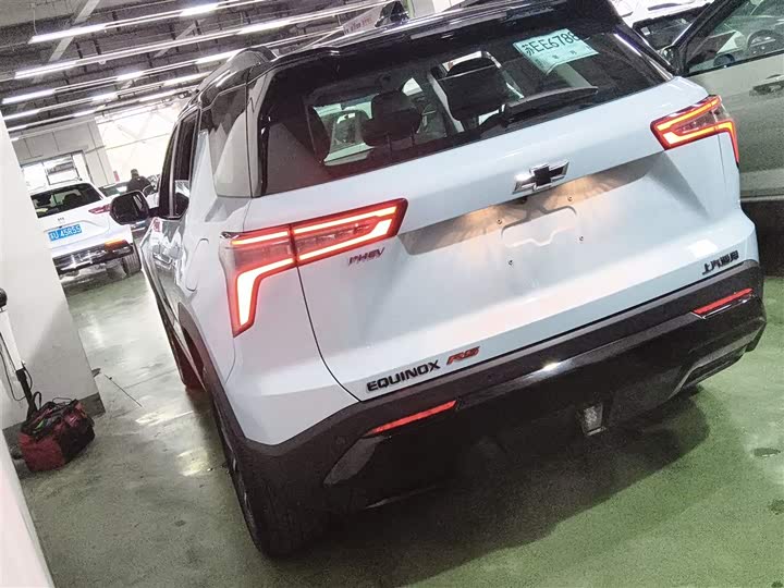 Фото 5 - Chevrolet Equinox Plus