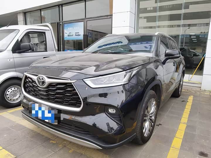 Фото 1 - Toyota Highlander