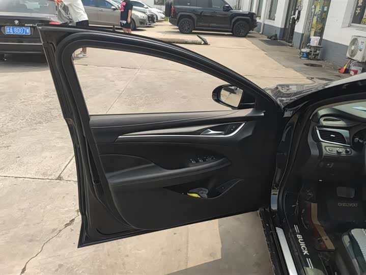 Фото 7 - Buick LaCrosse