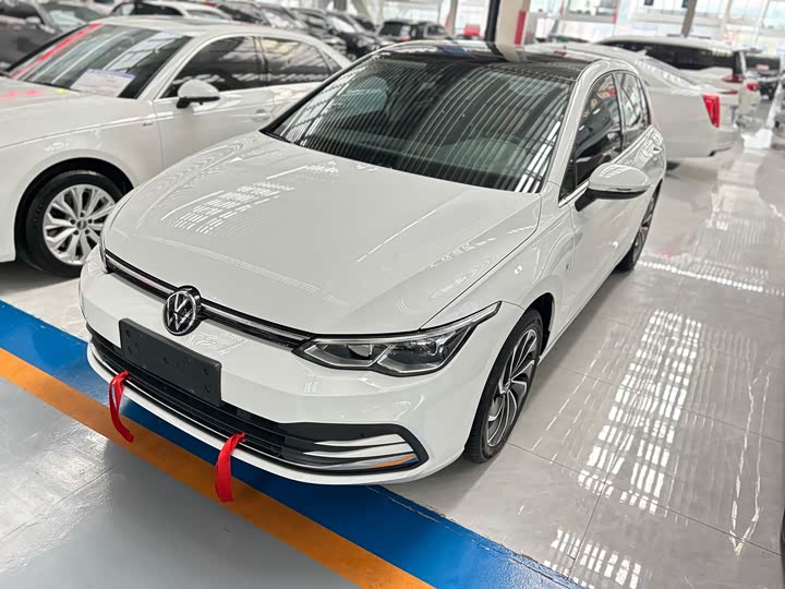 Фото 1 - Volkswagen Golf