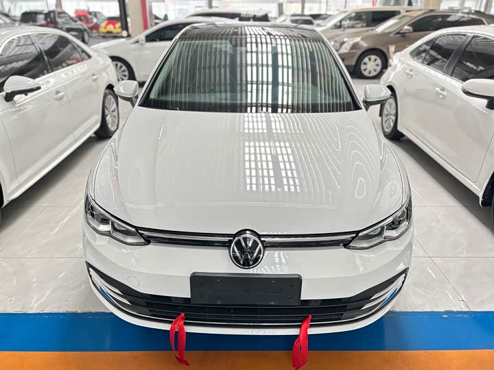 Фото 2 - Volkswagen Golf