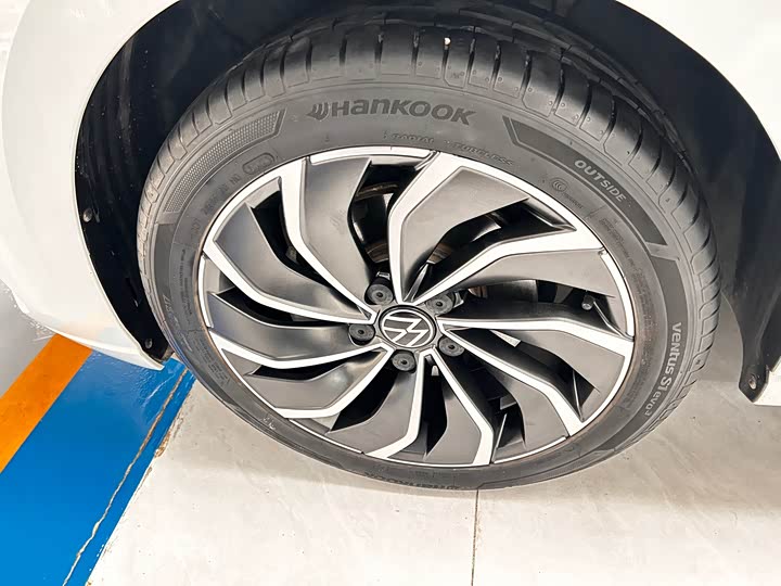 Фото 4 - Volkswagen Golf