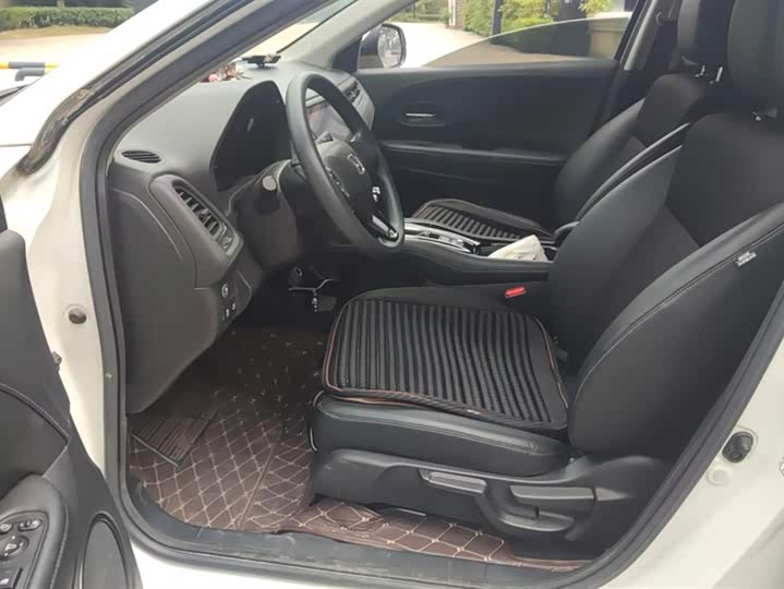 Фото 9 - Honda Vezel