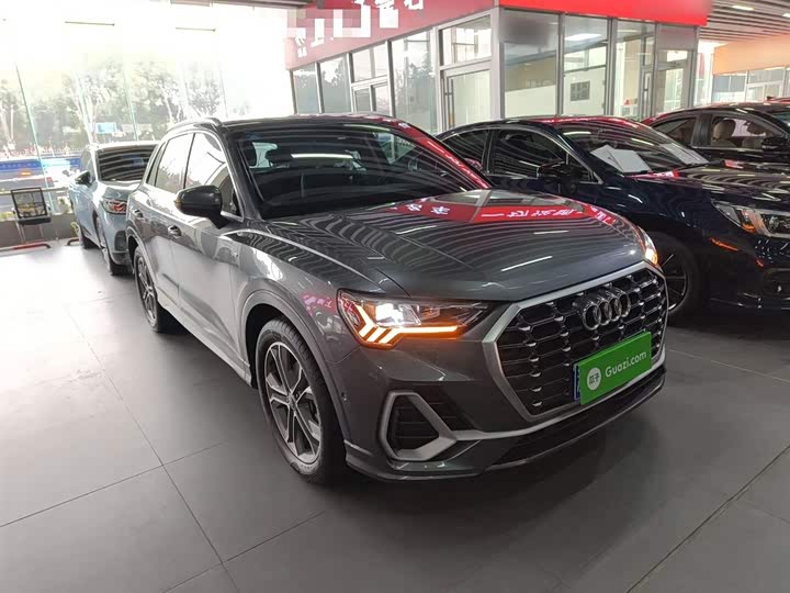Фото 4 - Audi Q3
