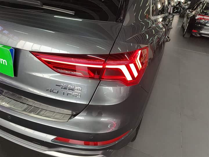 Фото 8 - Audi Q3