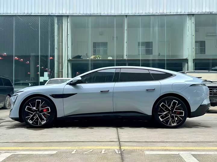 Фото 3 - Avatr 12