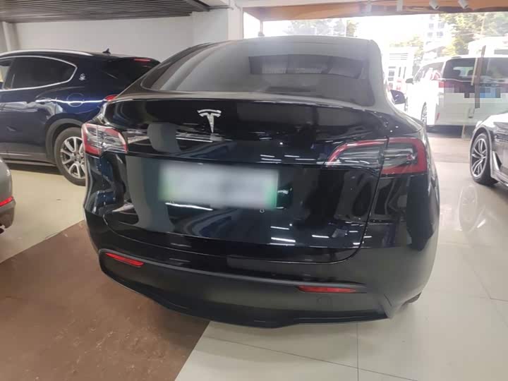 Фото 6 - Tesla Model Y