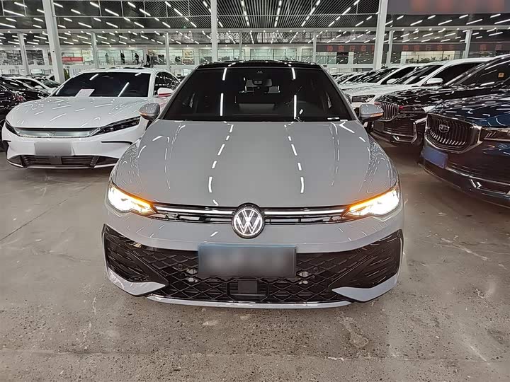 Фото 3 - Volkswagen Golf