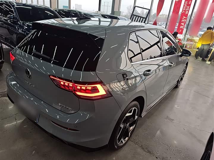 Фото 7 - Volkswagen Golf