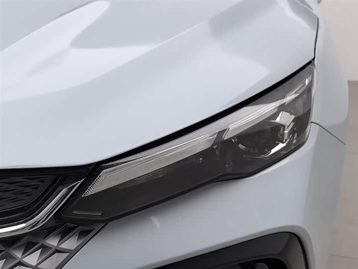 Фото 7 - Geely Emgrand L Hi·P Hybrid