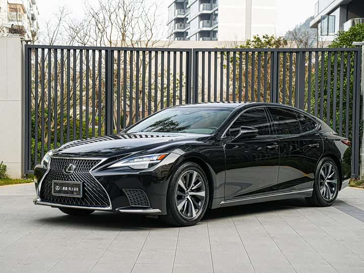 Фото 1 - Lexus LS